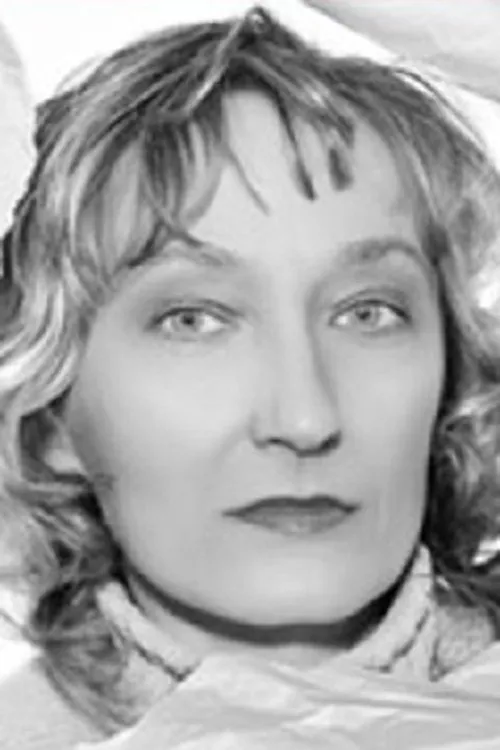 Larisa Komalenkova interpretando a woman from distributor