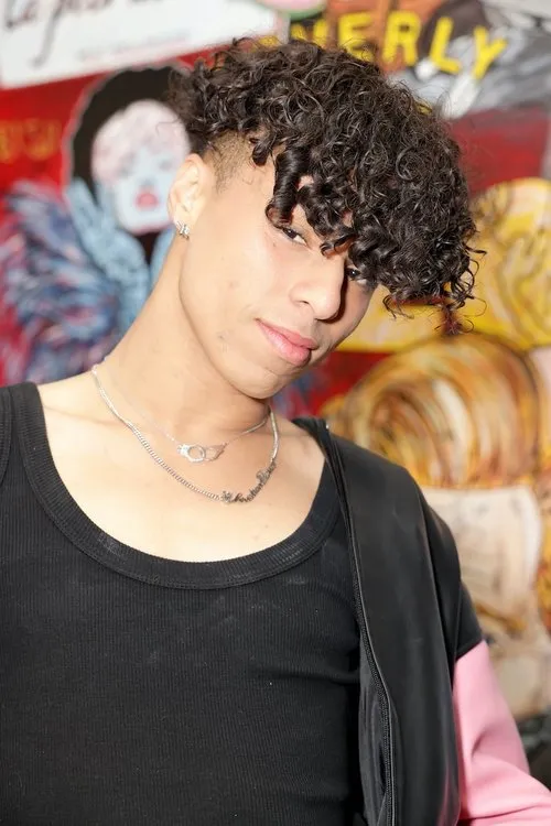 Larri Merritt en su biografía y filmografía