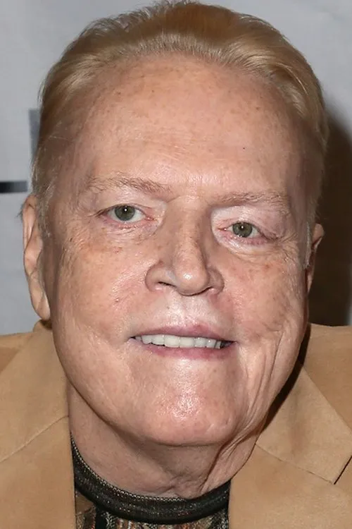 Larry Flynt interpretando a Self