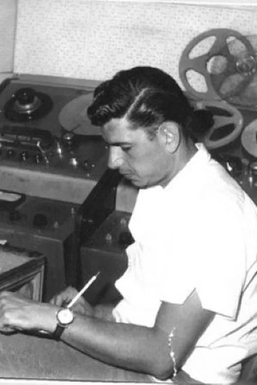 Larry Levine interpretando a