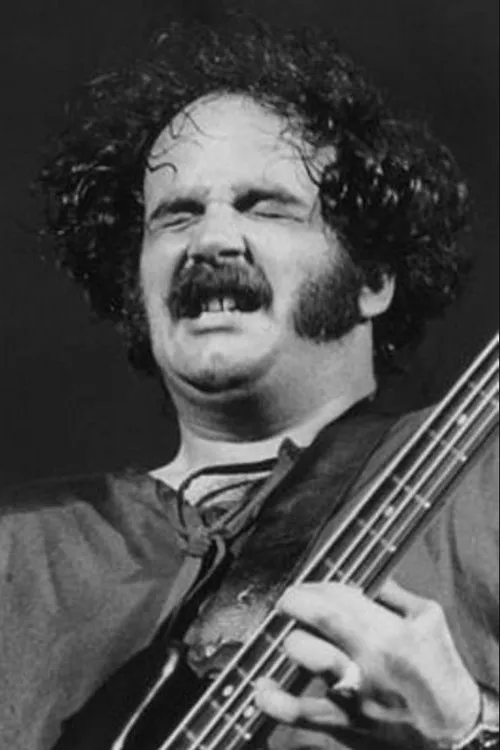 Larry Taylor interpretando a Self - Canned Heat