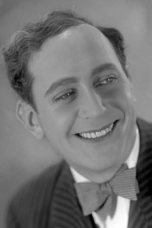 Lars Egge interpretando a