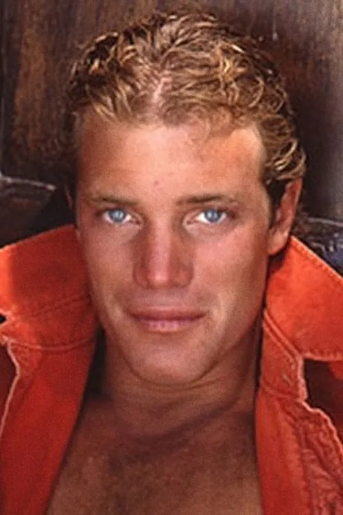 Lars Lundig interpretando a (segment