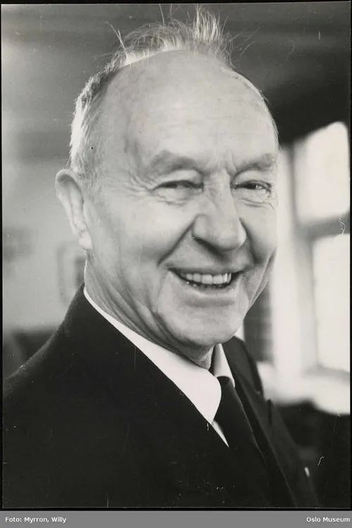 Lars Tvinde interpretando a Torgal Skaret