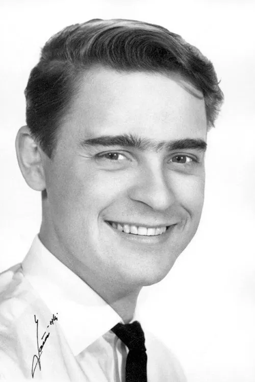 Lasse Liemola interpretando a Father (segment 