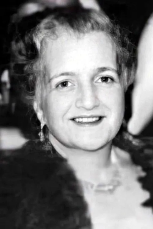 Mustafa Kemal Atatürk ha trabajado con Latife Uşşakî en 2 ocasiones