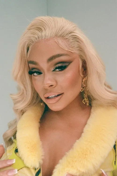 Latto interpretando a Latto