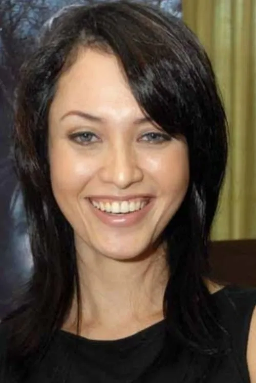 Laura Antoinette interpretando a Petra