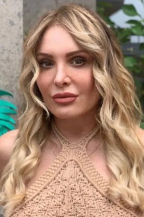 Laura Cosenza interpretando a Alessandra