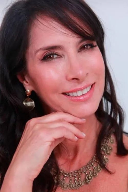 Laura García interpretando a 