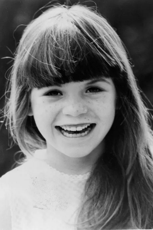 Laura Jacoby — personaje: Ellie Atwood