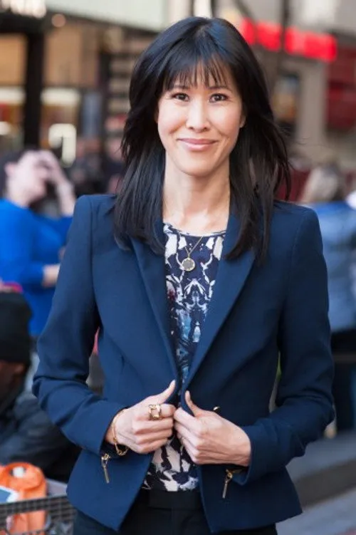 Laura Ling interpretando a Self