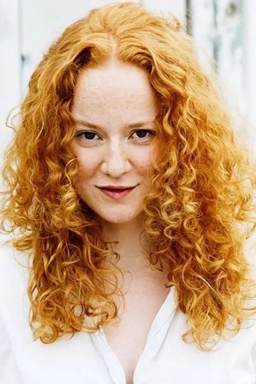 Laura Lo Zito interpretando a 