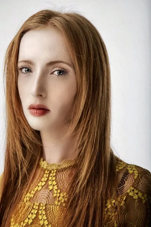 Alex Cubis ha trabajado con Laura Long en 1 ocasiones