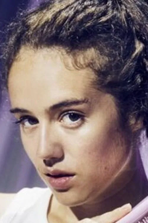 Laura Skjoldborg interpretando a Alma