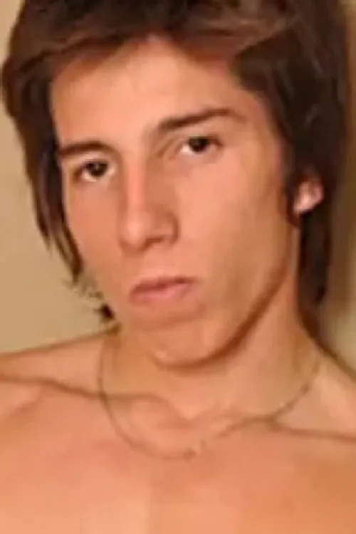 Laurant interpretando a (archive footage)