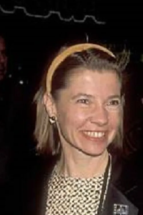 Laure Mattos interpretando a Flora Bosch