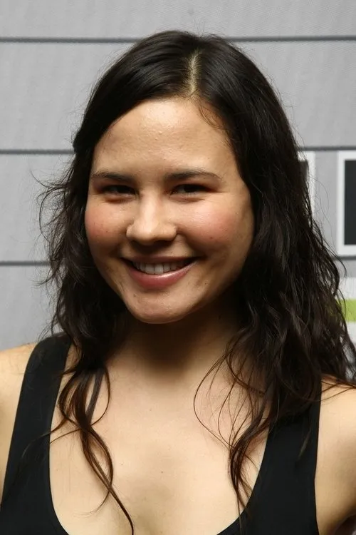 Christina Kolozsvary ha trabajado con Laurel Nakadate en 1 ocasiones