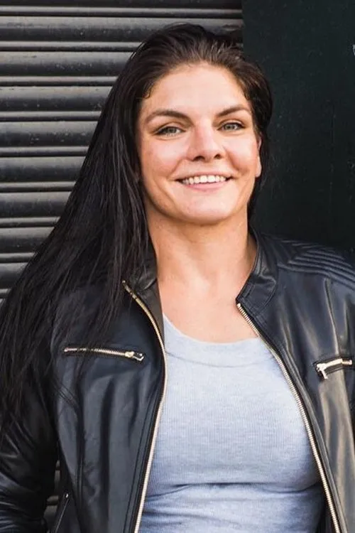 Lauren Murphy interpretando a Self