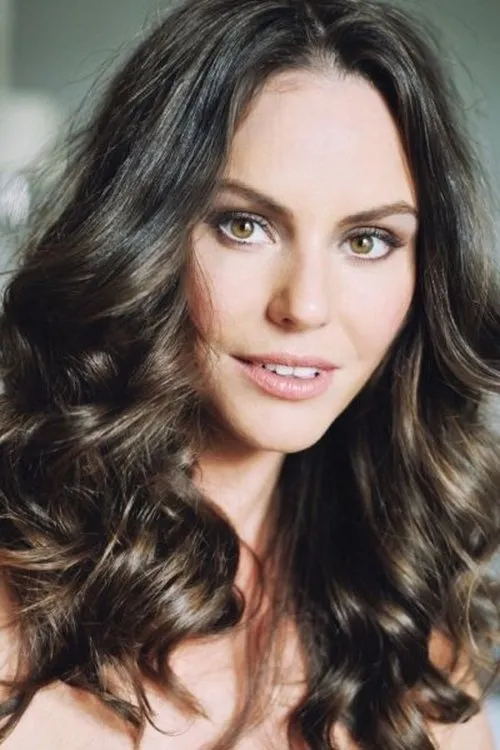 Lauren Tempany interpretando a Girl in Bed