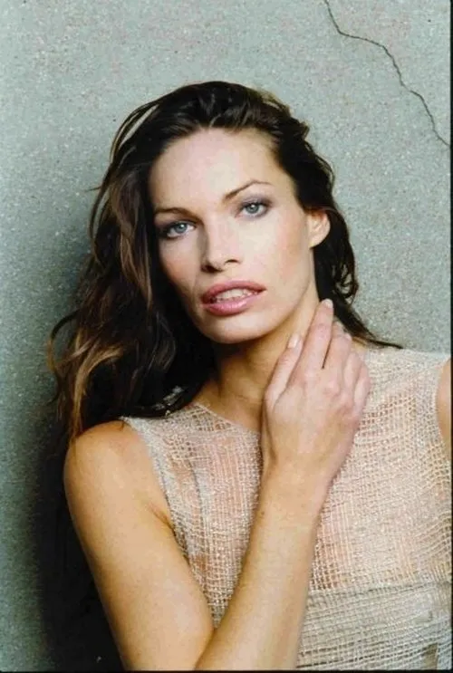 Laurence Treil interpretando a Mrs. Thorpe