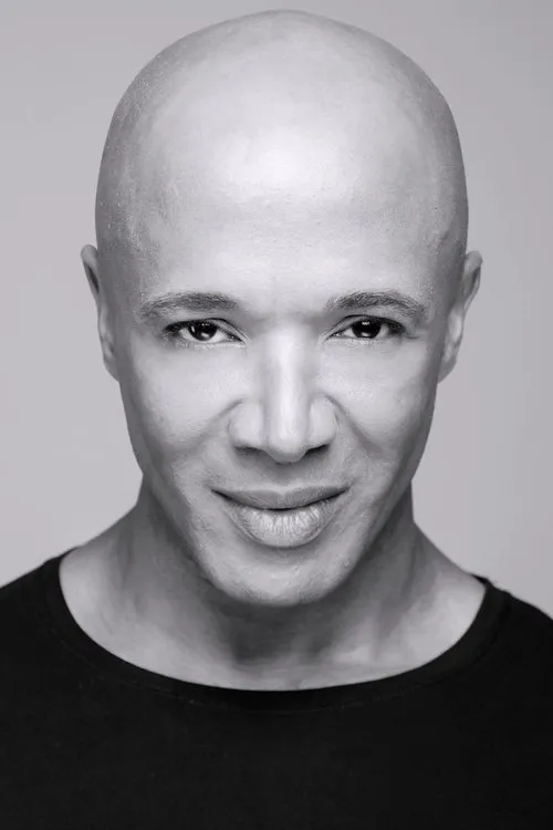 Laurent N'Diaye interpretando a Arnaud