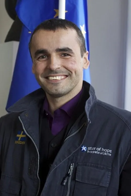 Laurentsio Pettersson interpretando a Yoko