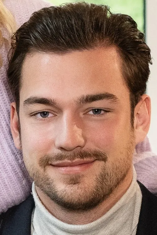 Laurins Dursin — personaje: Noah