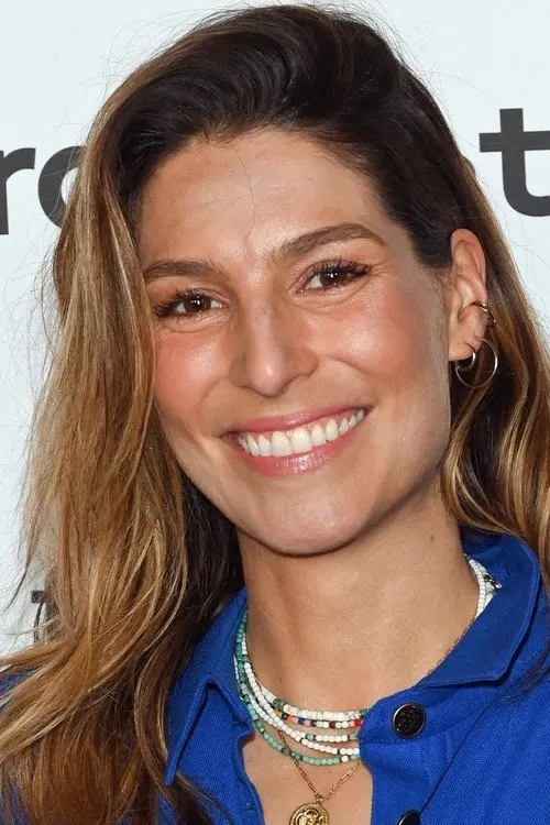 Laury Thilleman interpretando a Self