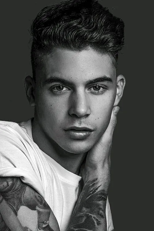 Lautaro Rodríguez interpretando a Lucas