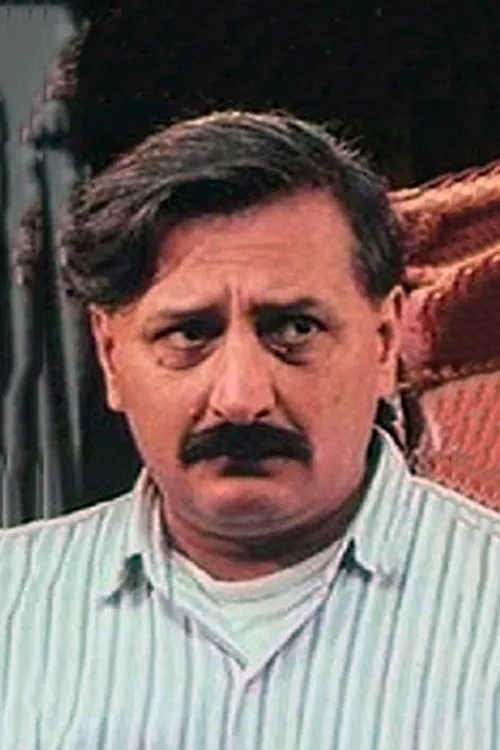 Lazaros Andreou interpretando a 