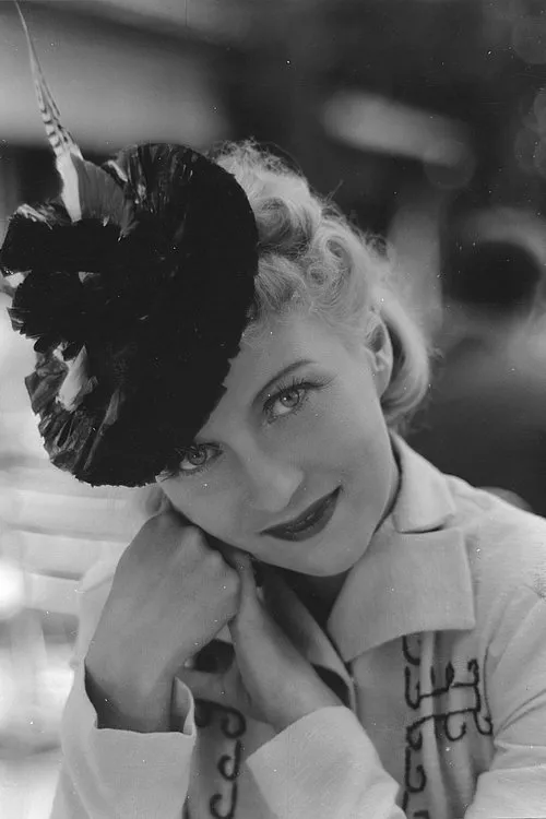 Lea Joutseno interpretando a Meeri Holvi