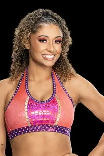 Isaac Odugbesan ha trabajado con Lea Mitchell en 3 ocasiones