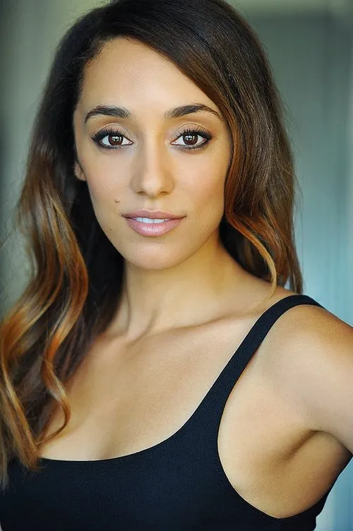 Leah Briese interpretando a Laeh