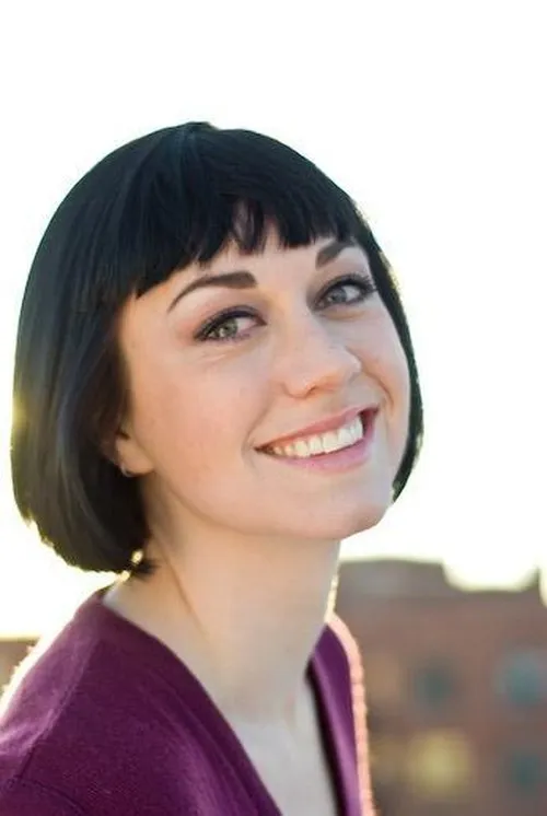 Leah Dashe interpretando a Lulu Vaughn