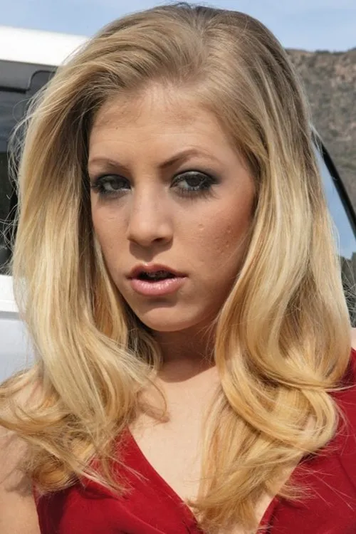 Leah Luv interpretando a 