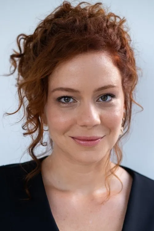 Leandra Leal interpretando a Luana