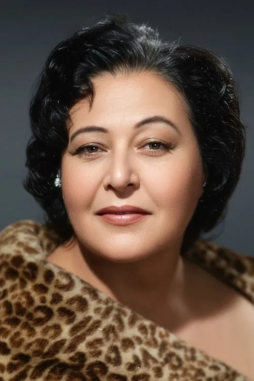 Lebibe Çakın interpretando a 