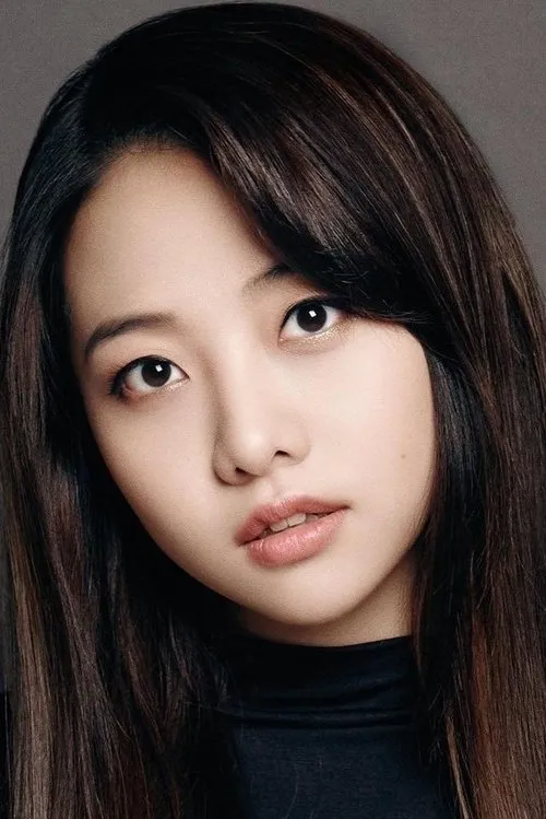 Lee A-jin — personaje: Yoon Eun-bi