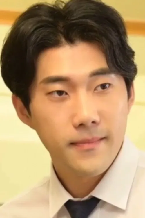 Lee Dae-gon interpretando a Handsome Boyfriend