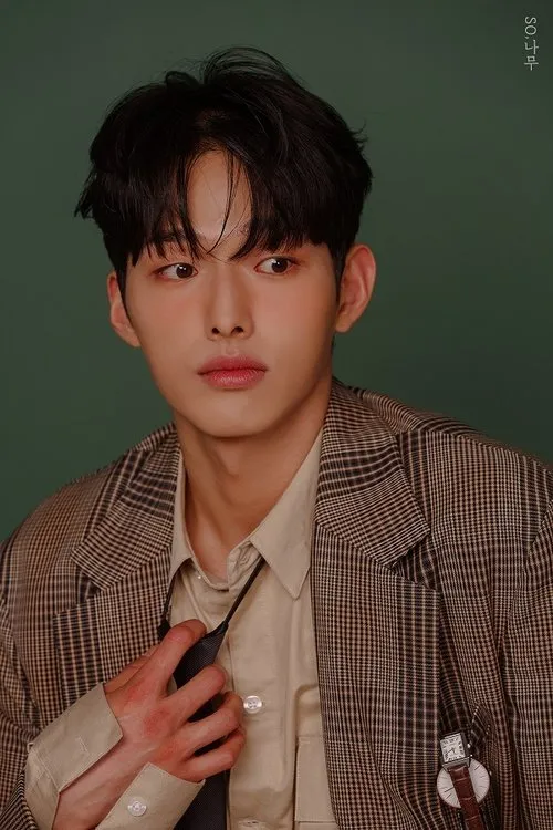 Lee Jung Shik — personaje: Lee Hae-Seung