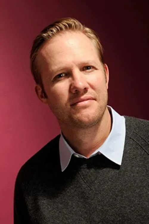 Lee Kirk interpretando a Brad Spoofer