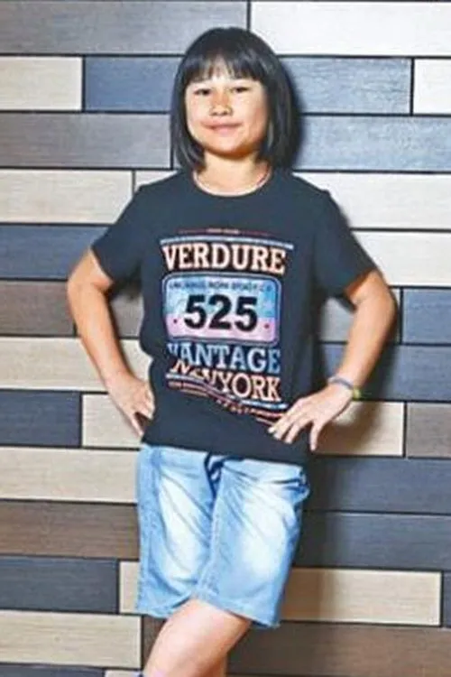 Lee Man-Kwai interpretando a Piggy / Chloe