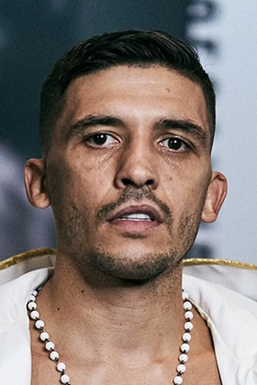 Lee Selby interpretando a Self