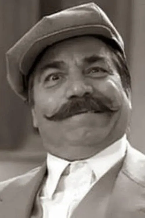 Lefteris Loukadis interpretando a 