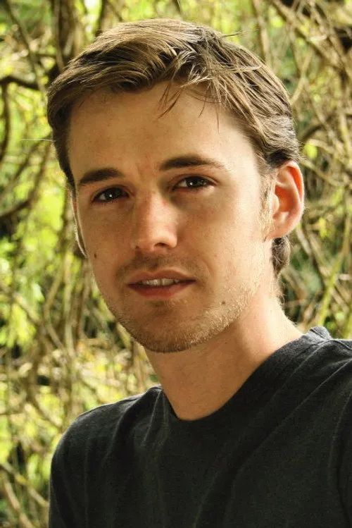 Foto de perfil del actor Leigh Alderson en el reparto