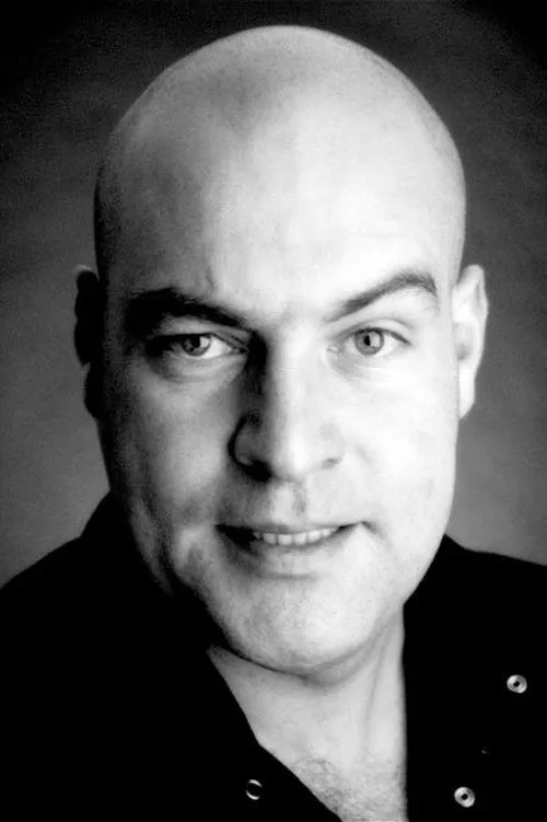 Leigh Hart — personaje: Self