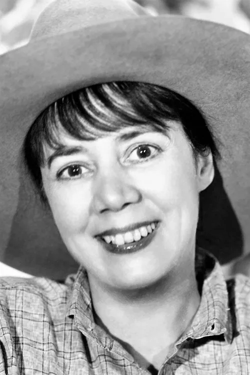 Leila Bennett interpretando a Hattie