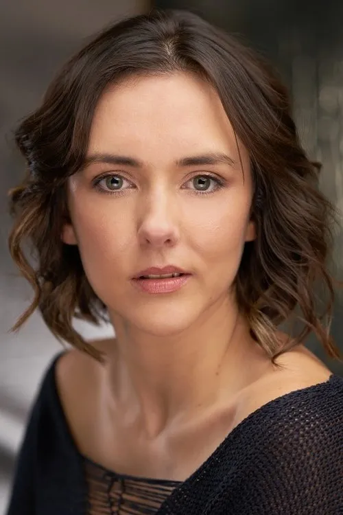 Leila Kotori interpretando a Marianne Foyster