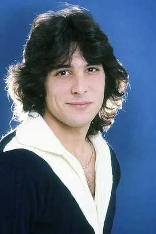 Len Bari interpretando a Ralph Manzoni